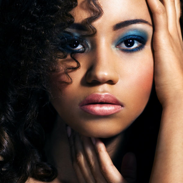 Hot Right Now: How to Choose the Best Blue Eyeshadow for You